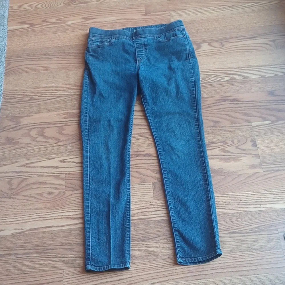 Levi Strauss Jean's size 8 W29 L32